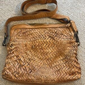 🐪 Josual Brown Woven Leather Bag​